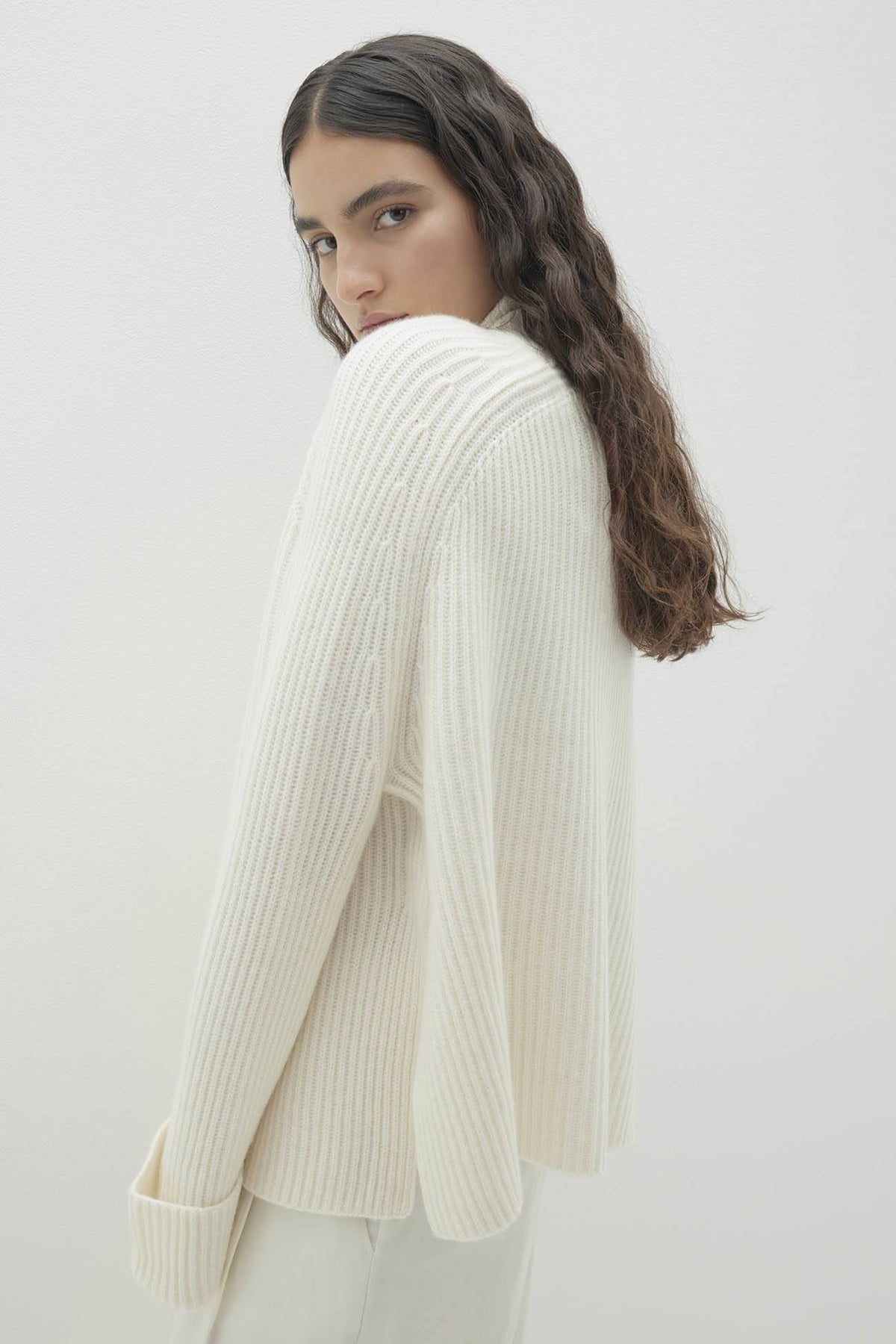ISABELLA CASHMERE TURTLENECK