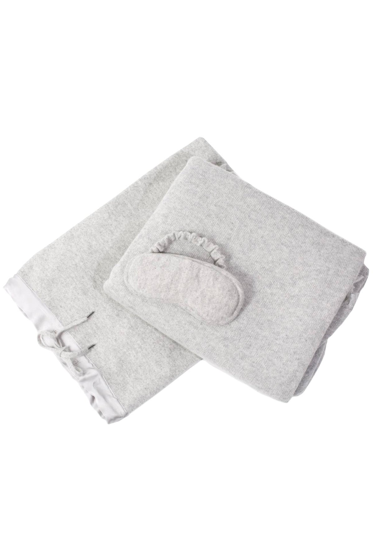 THE CASHMERE TRAVEL SET
