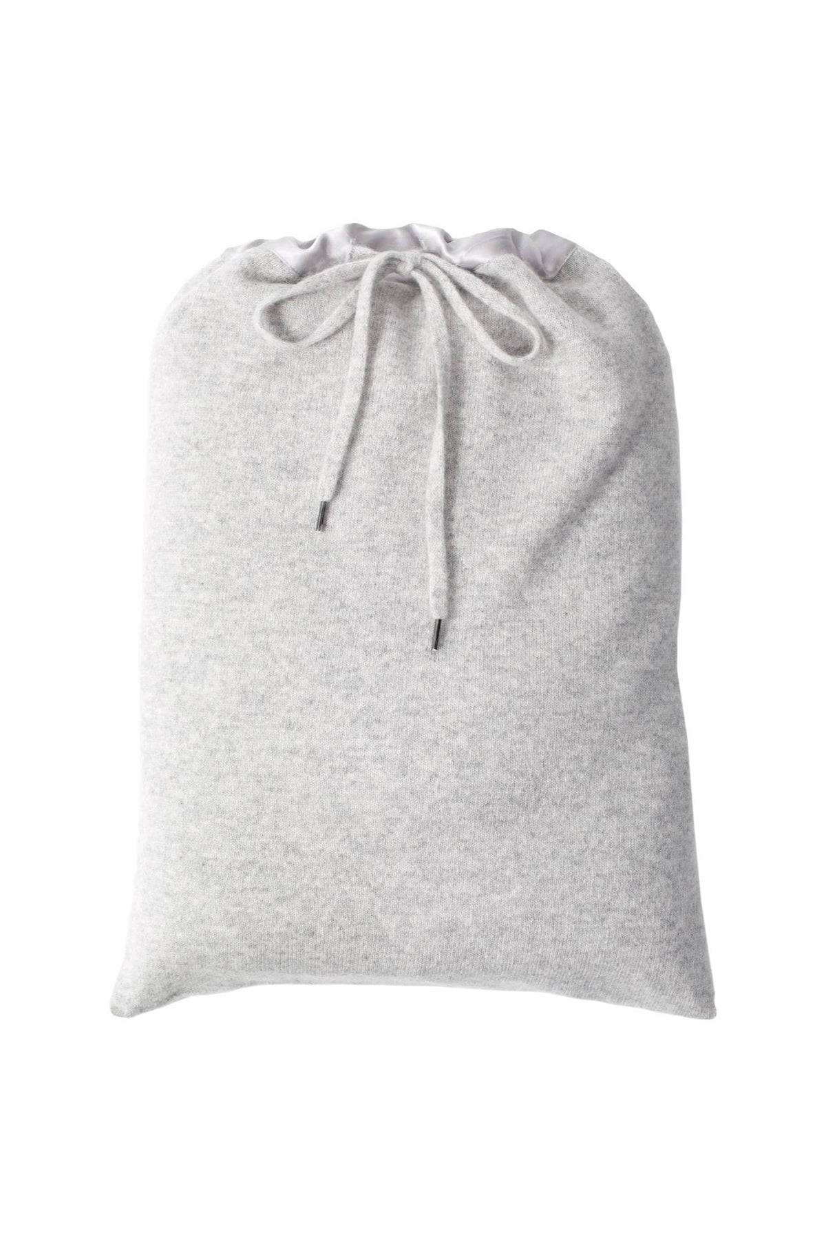 THE CASHMERE TRAVEL SET