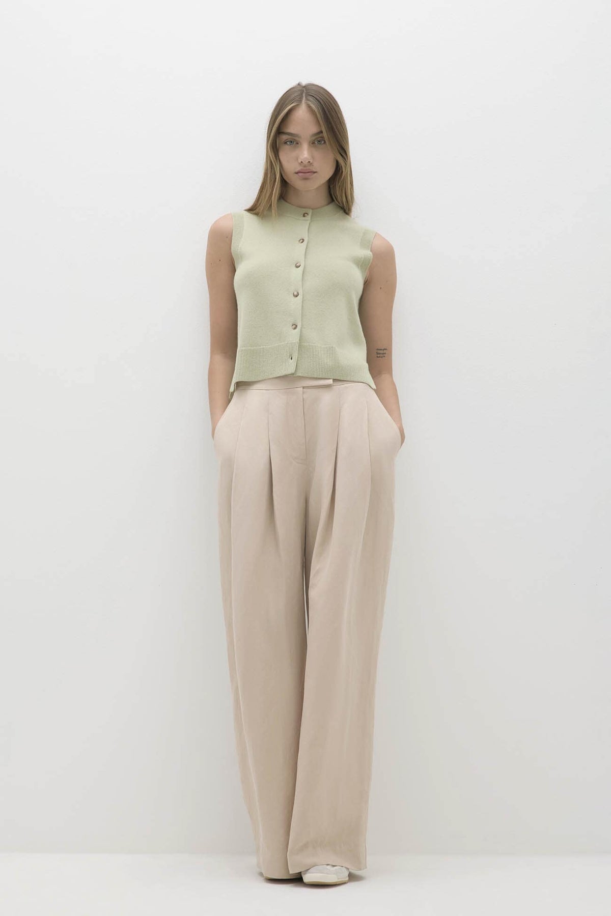 EMMALINE BUTTON-UP CASHMERE SWEATER VEST