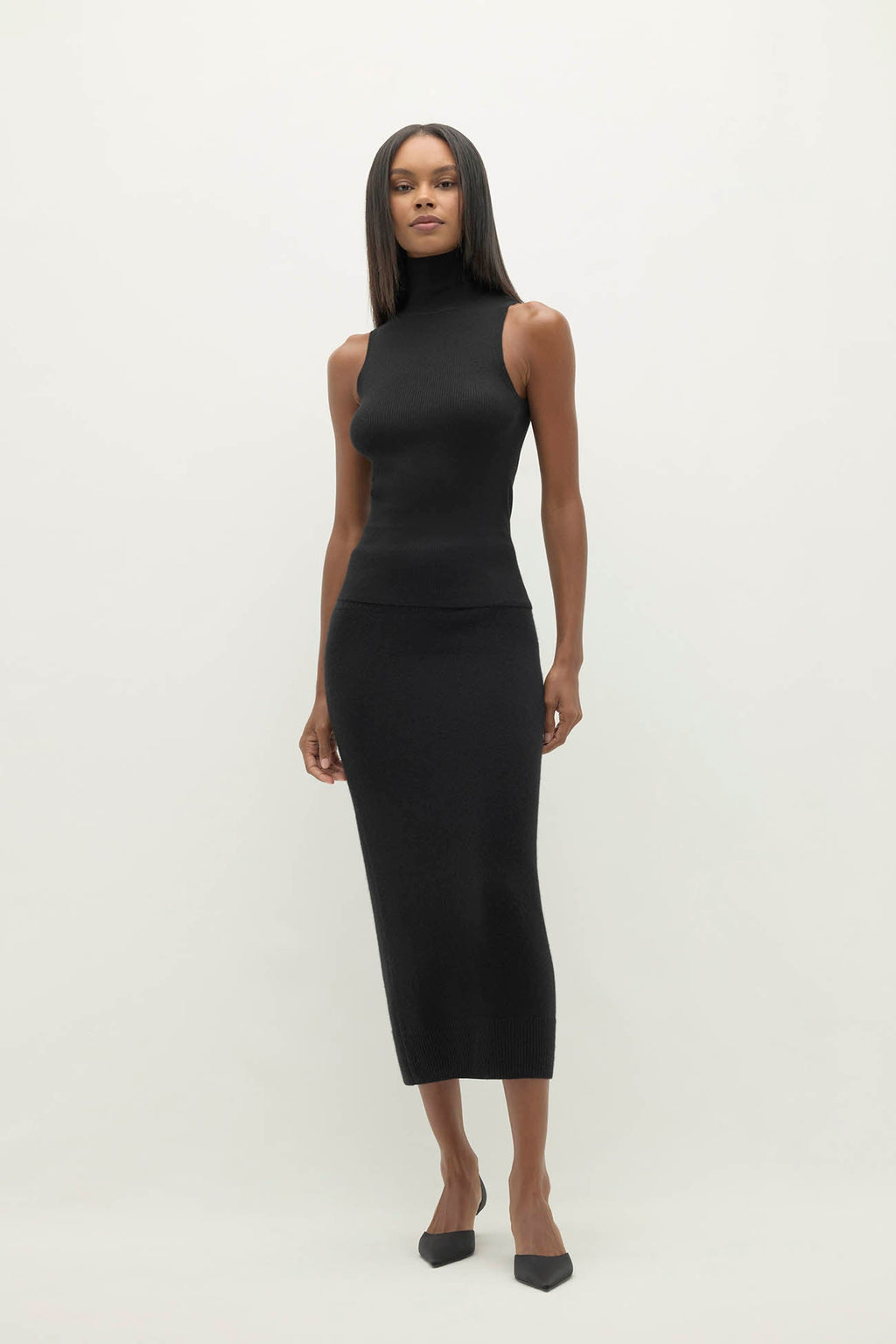 JOANNA SLEEVELESS TURTLENECK