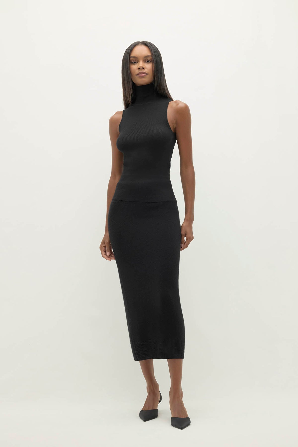 JOANNA SLEEVELESS TURTLENECK