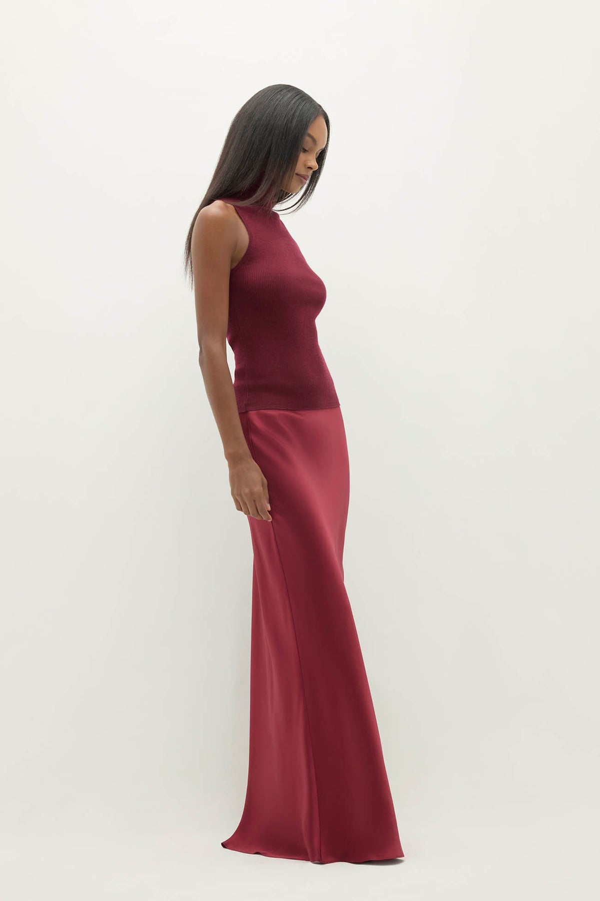 JOANNA SLEEVELESS TURTLENECK