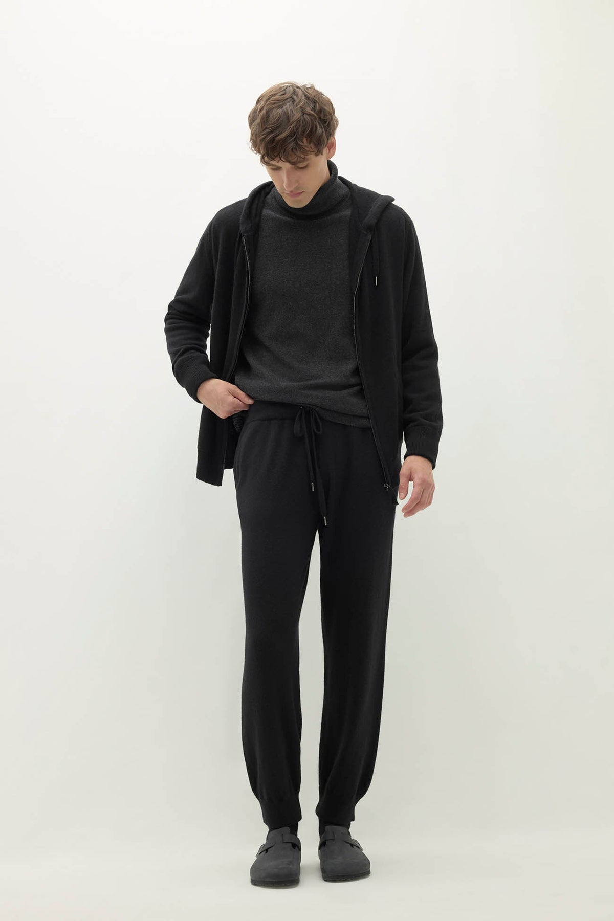KAYDEN ZIP-UP HOODIE