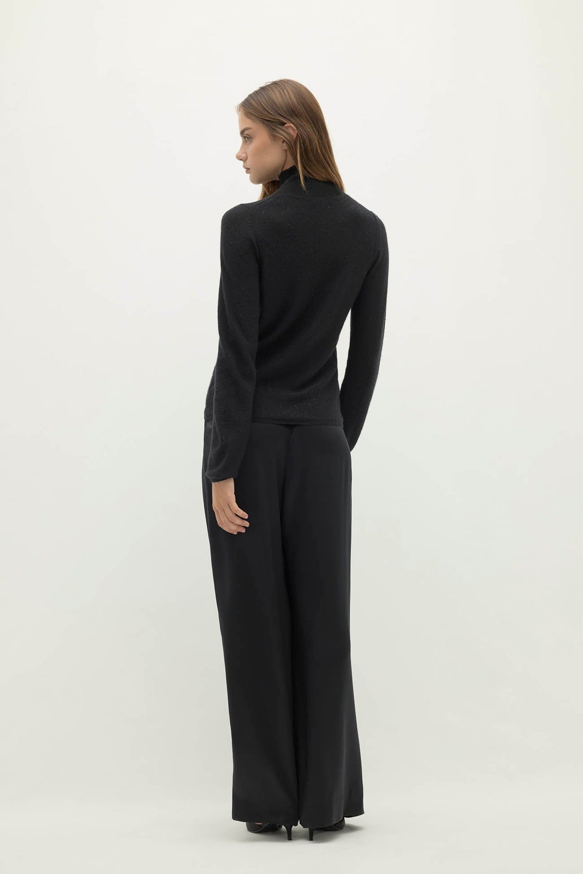LIVIA SEQUIN TURTLENECK