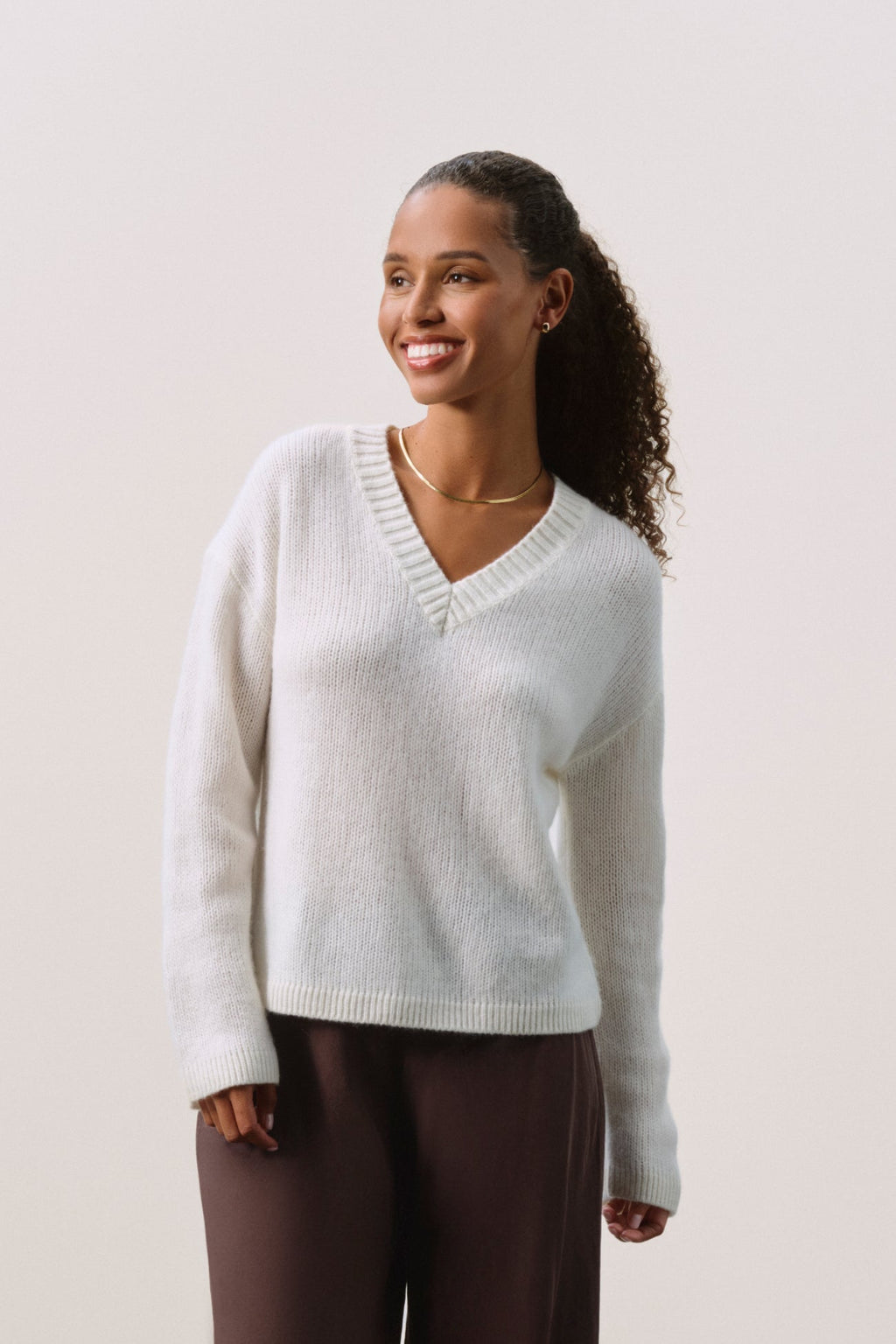 FARAH CASHMERE V-NECK