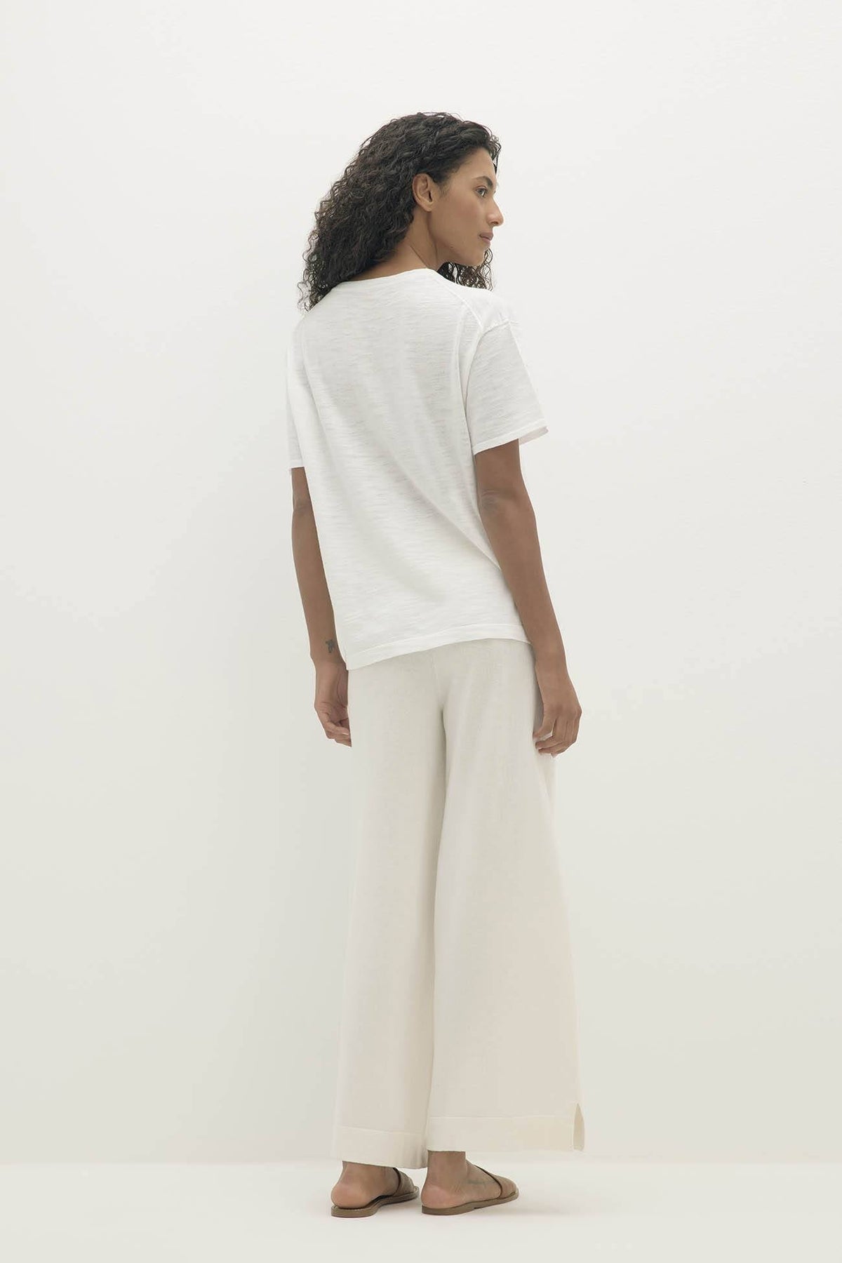 STACI ORGANIC COTTON BOYFRIEND CREWNECK TEE