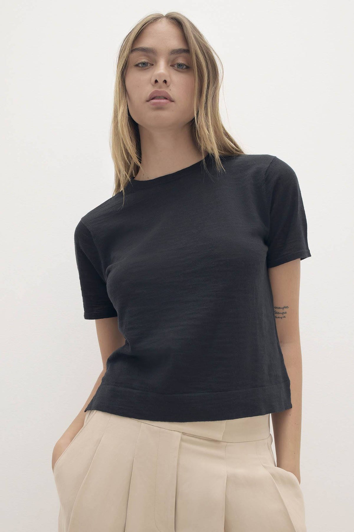 NELLA ORGANIC COTTON CREWNECK TEE